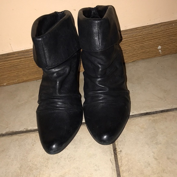 LEATHER "Steve Madden” Ankle Boots’ - Picture 5 of 13